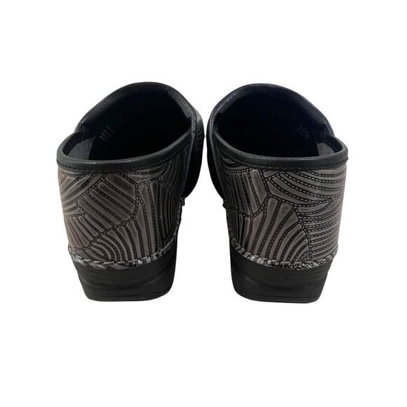 Dansko XP Shoes Womens Size 40 Pattern Leather Slip Resistant Nursing Clogs - Picture 6 of 10